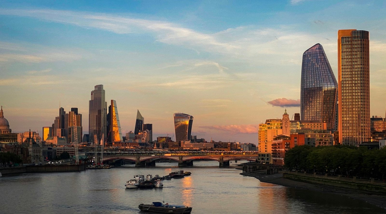 UK expansion business illustration photograph